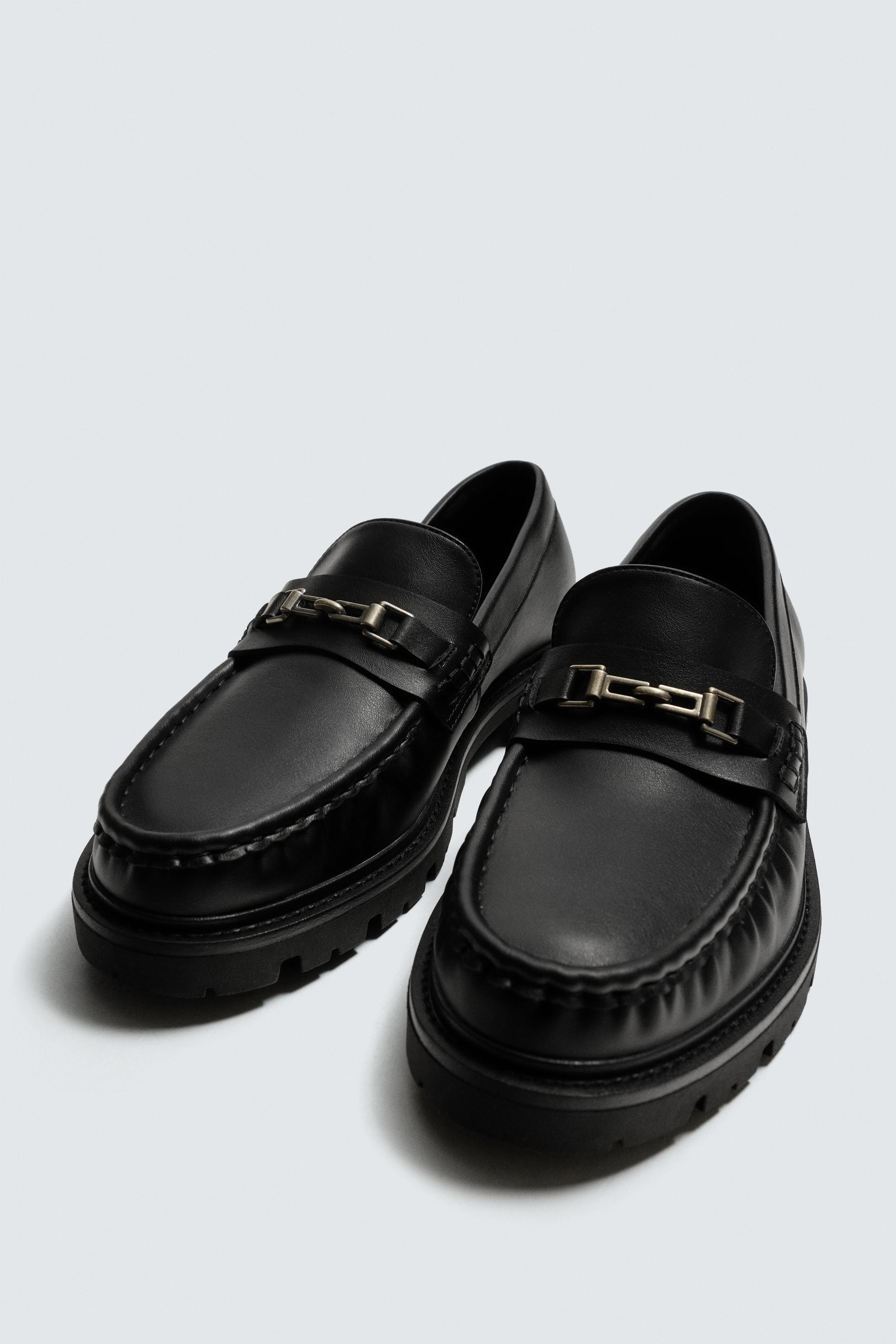 MOCASSINS AVEC DÉCOR MÉTALLIQUE